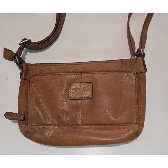 Fossil Brown Leather Crossbody Strap Pockets minor distressing vintage boho chic - Picture 1 of 8